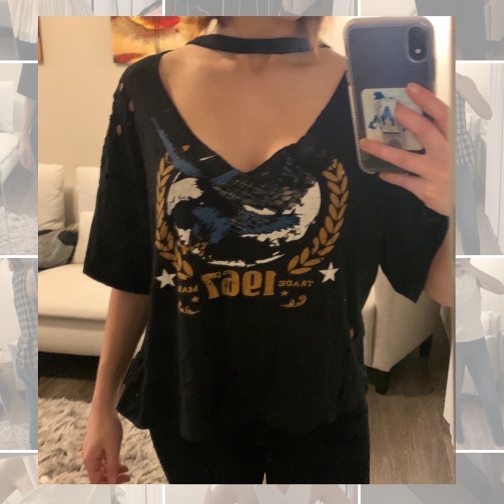 Fashion Nova Distressed V Neck w attached Choker